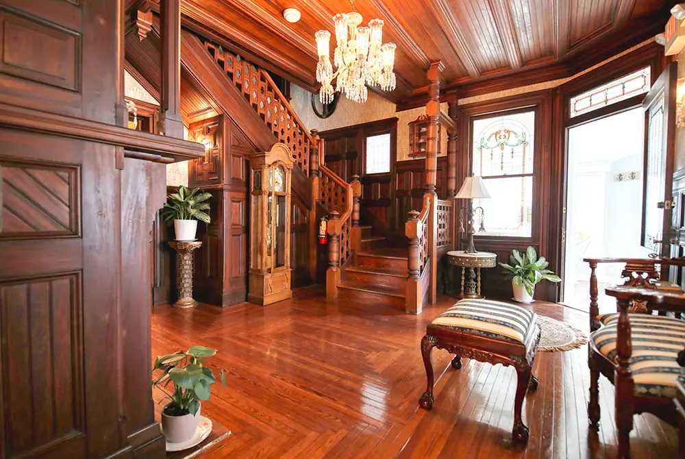 Huddy House Bed and Breakfast offers Victorian charm steps from downtown Huddy House Bed and Breakfast offers Victorian charm steps from downtown