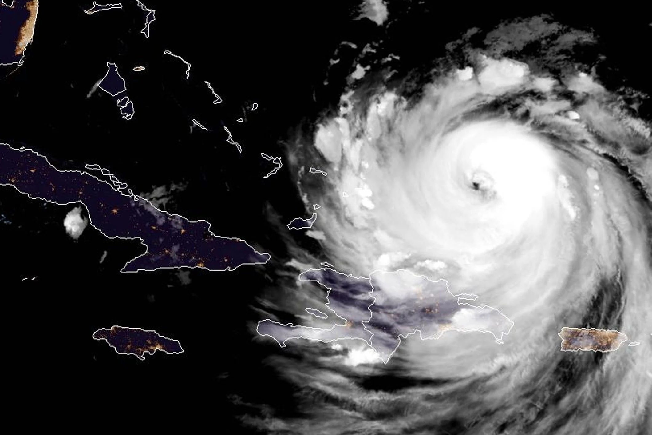 Hurricane Erin churns toward East Coast as rip current alerts stretch from Florida to New York