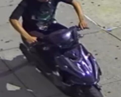 It was reported to police that on Sunday, September 14, 2025, at approximately 1430 hours, a 31-year-old male victim was in the vicinity of Clay Avenue and East 167 Street when he was approached from behind by two unidentified individuals.
