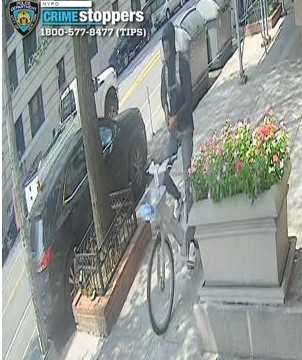 NYPD hunts Citi bike crew behind string of headphone robberies across Manhattan