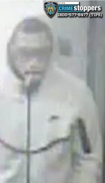 New York Couple slashed in knife attack inside Bronx building as four suspects flee
