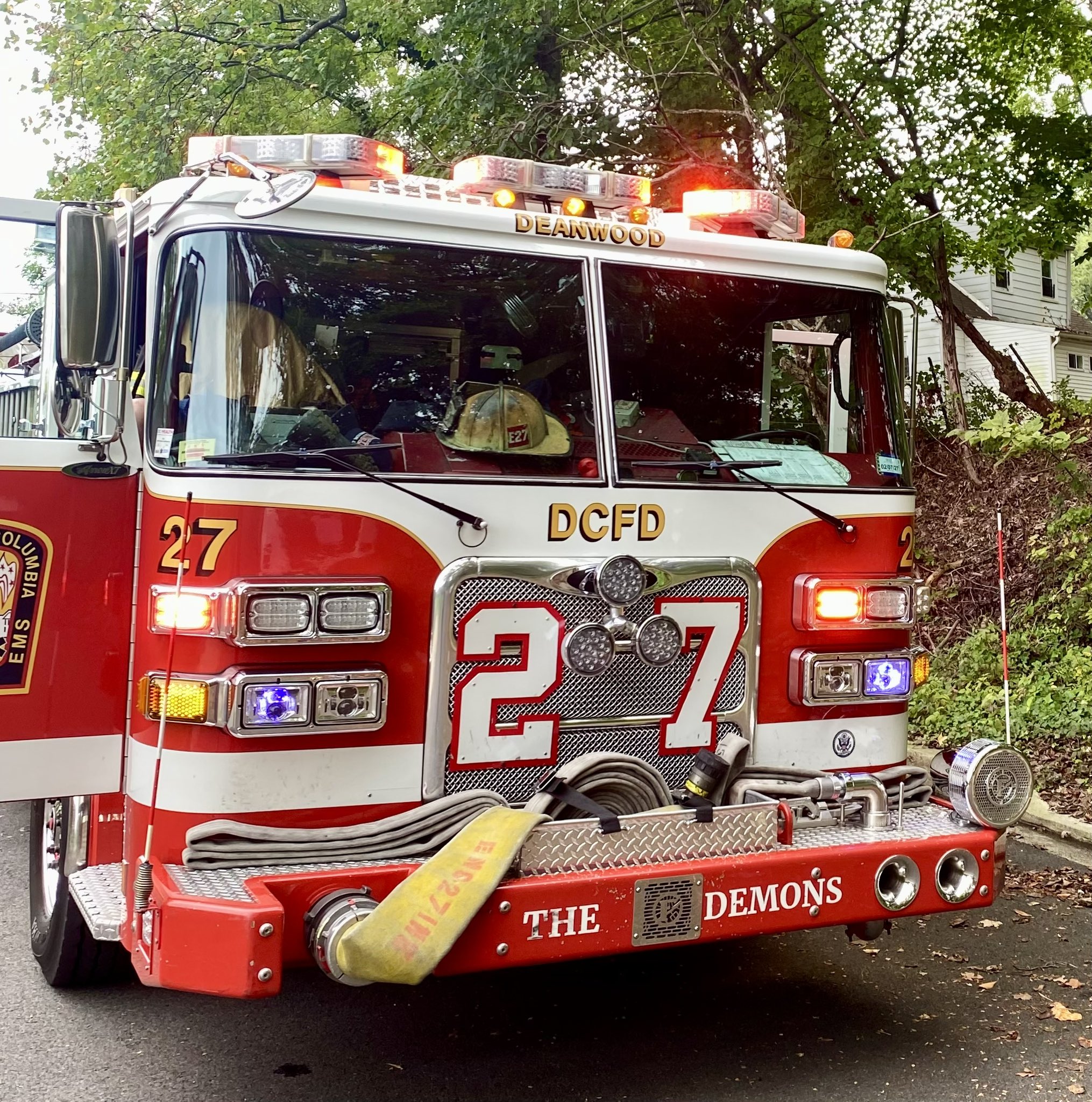 Kitchen fire displaces two in Southeast DC apartment