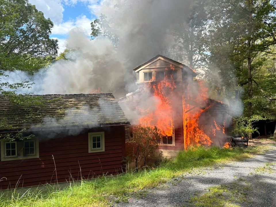 Oakland man busted after torching home then circling back to crime scene