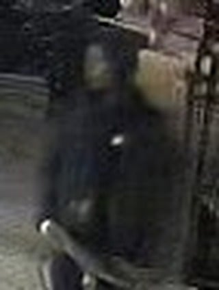 Newark police search for skateboard-carrying attacker in Walnut Street robbery