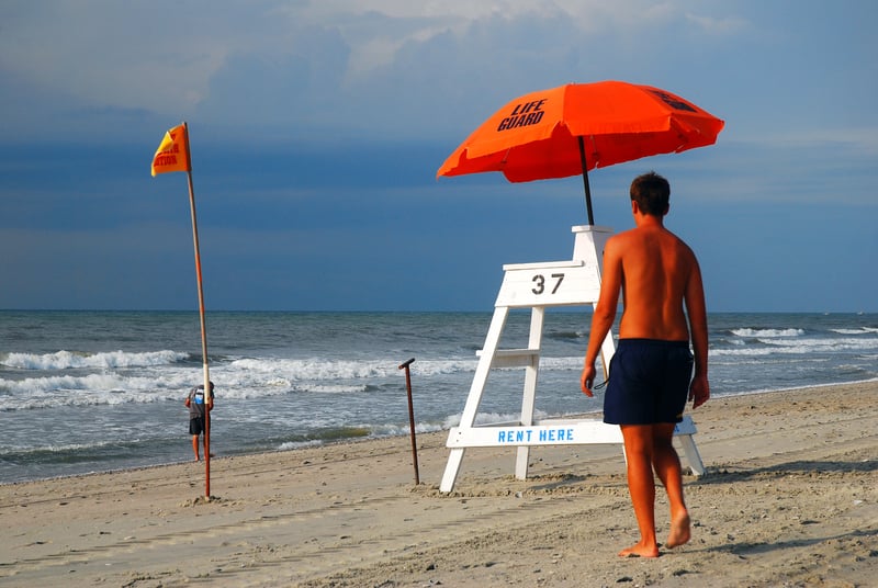Swimmer dies after late-night rescue attempt off Myrtle Beach