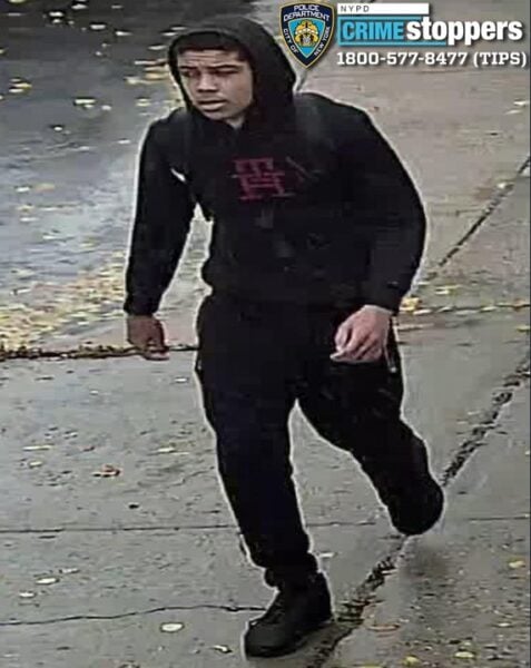 Woman grabbed from behind on Brooklyn street as suspect bolts eastbound