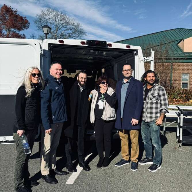 Jackson township comes together to feed the hungry - photo licensed by shore news network.