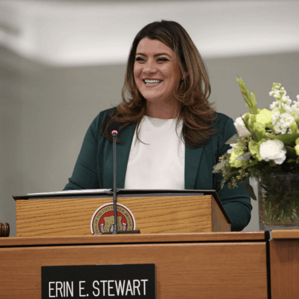 Erin stewart launches bid for connecticut governor, pledges to go against "clowns in hartford" - photo licensed by shore news network.