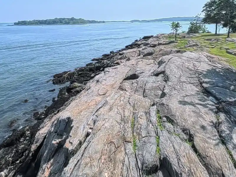 New rochelle police rescue teen stranded on rocks along long island sound - photo licensed by shore news network.