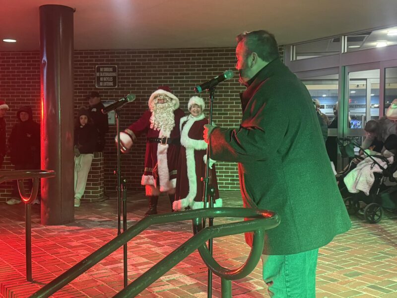 Downtown toms river set to sparkle at annual christmas tree lighting - photo licensed by shore news network.