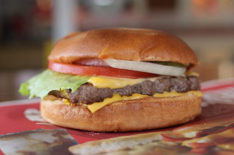 Whre's the beef? Wendy’s portions spark outrage as new york area customers accuse chain of shrinkflation - photo licensed by shore news network.