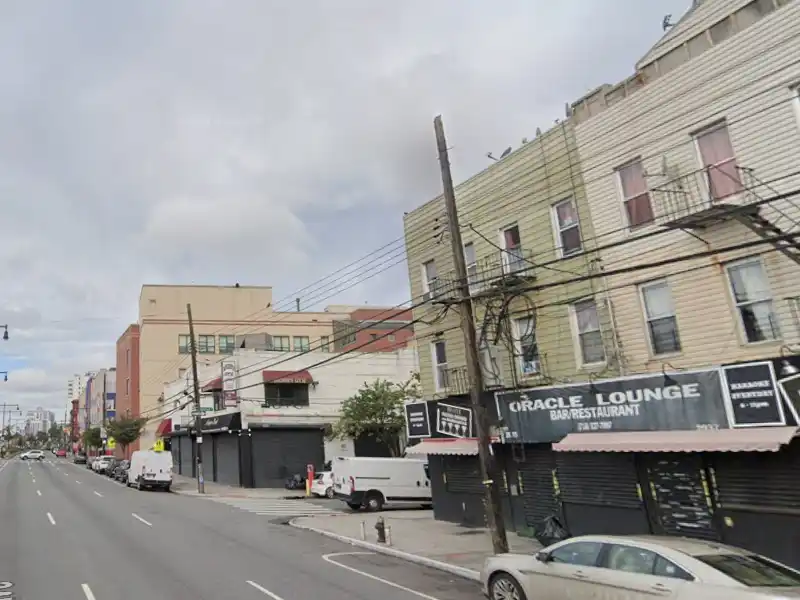 Brooklyn mass shooting suspects still at-large as nypd searches for gunmen who shot six kids sunday - photo licensed by shore news network.