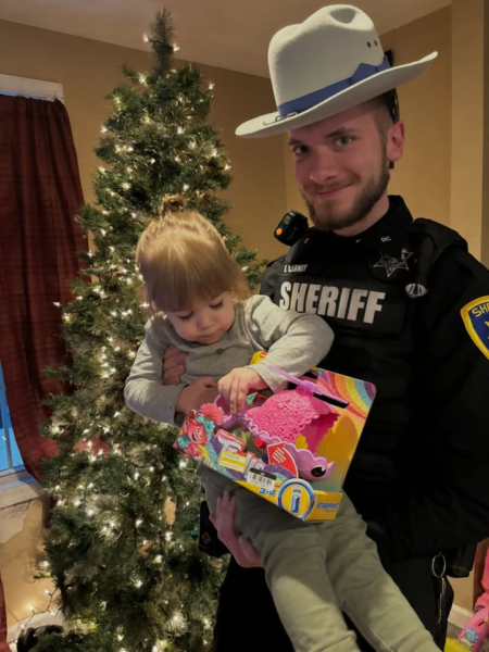 Deputies surprise family after 3-year-old’s presents were stolen - photo licensed by shore news network.