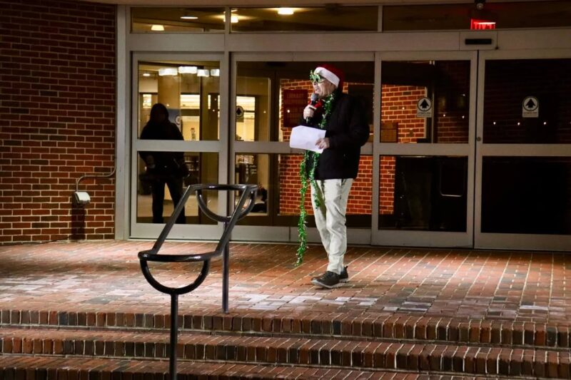 Toms River celebrates annual downtown Christmas tree lighting to kick off holiday season Toms River celebrates annual downtown Christmas tree lighting to kick off holiday season