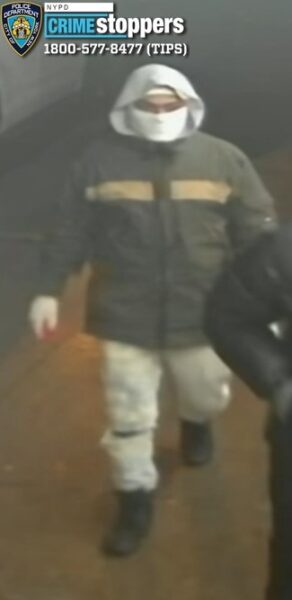 Armed trio robs Bronx store stealing cash and jewelry before fleeing on foot