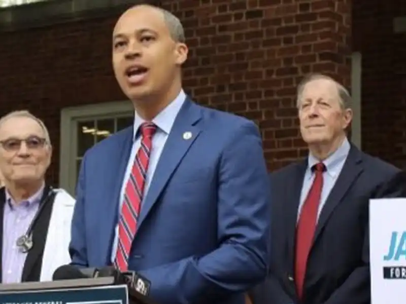 Virginia attorney general drops a hard r in pledge to fight trump - photo licensed by shore news network.