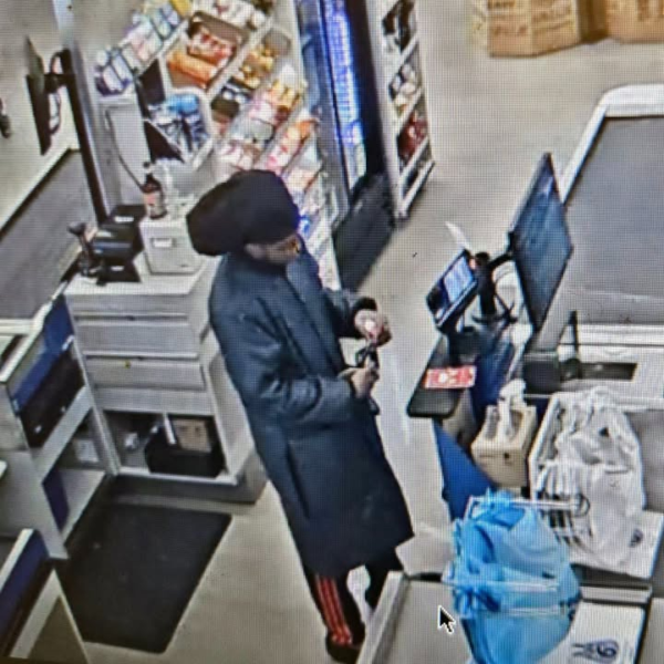 Credit card crook treats himself to fried chicken and liquor Credit card crook treats himself to fried chicken and liquor