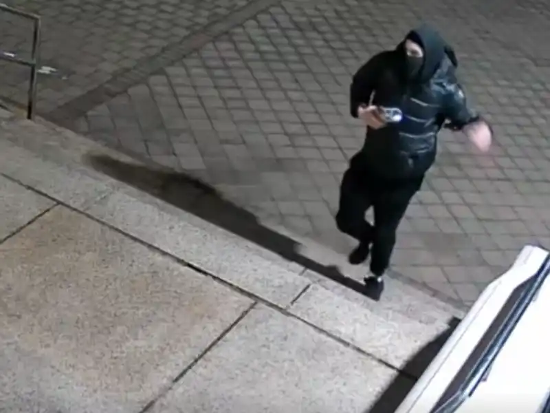 Nypd searching for suspect in queens stabbing that left 64-year-old man seriously injured - photo licensed by shore news network.