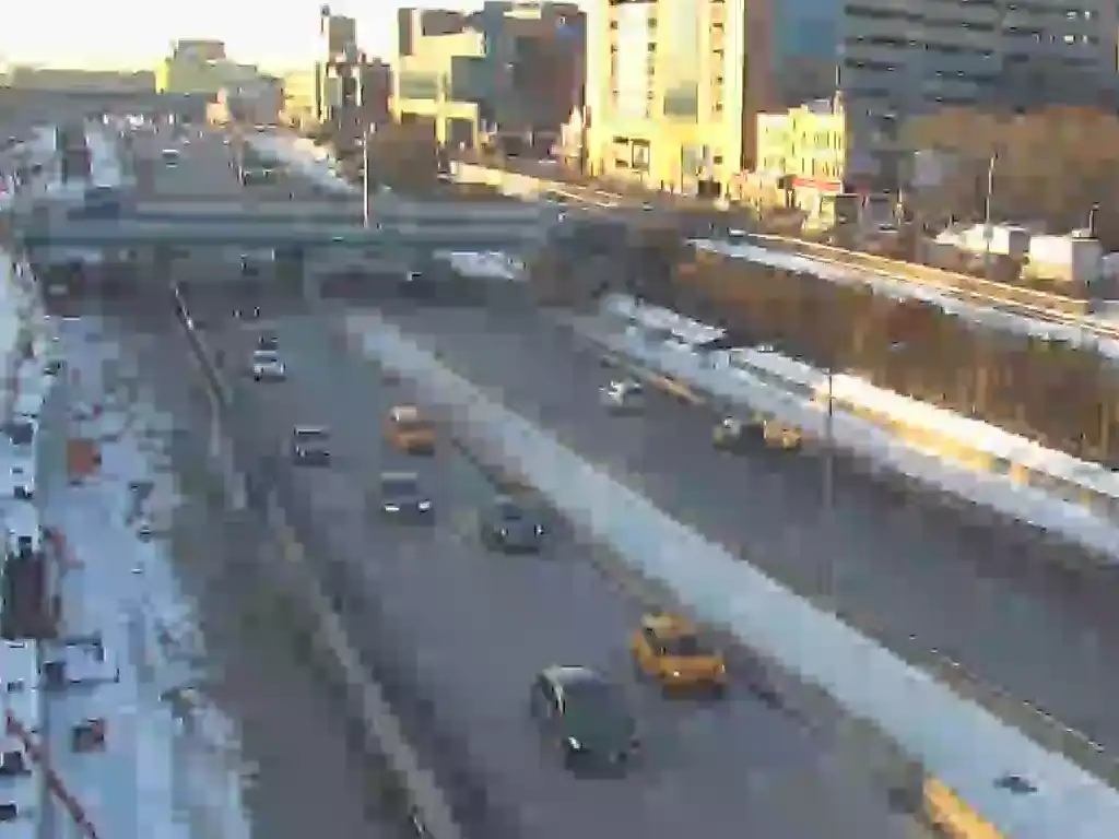 Morning mishap as debris spill shuts down lane on I-678