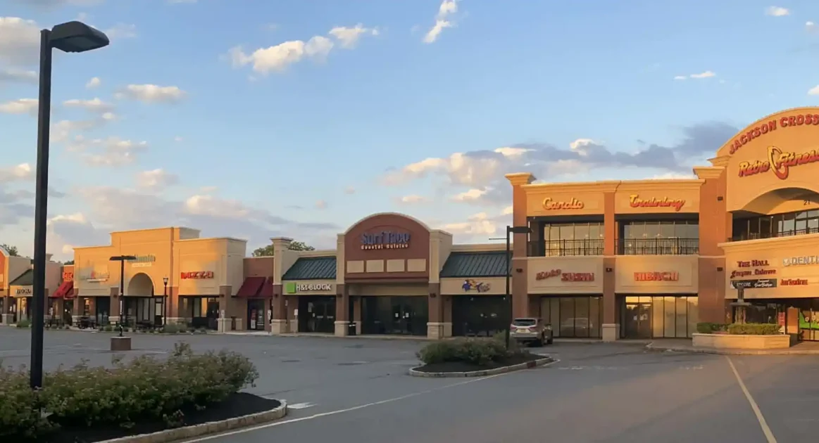 How a Once Busy Plaza in Jackson Has Changed Forever and Now Sits Eerily Vacant Every Weekend