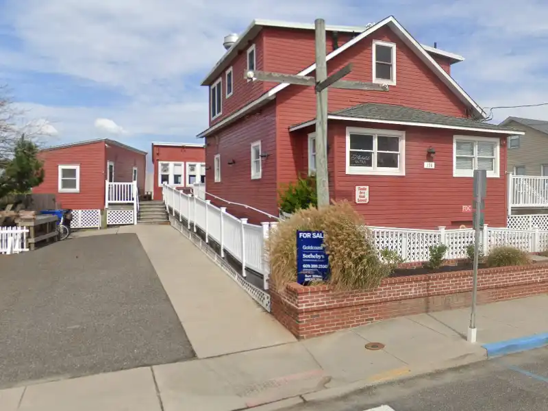 Historic twisties tavern on the bay still waiting for a buyer - photo licensed by shore news network.