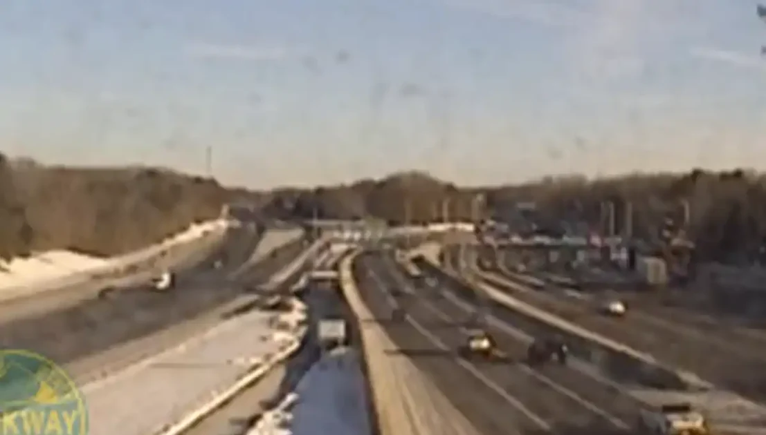 Overturned vehicle on garden state parkway causes 3-mile delay in tinton falls Overturned vehicle on garden state parkway causes 3-mile delay in tinton falls