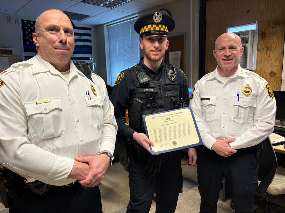 Pittsburgh officers honored for stopping knife wielding suspect