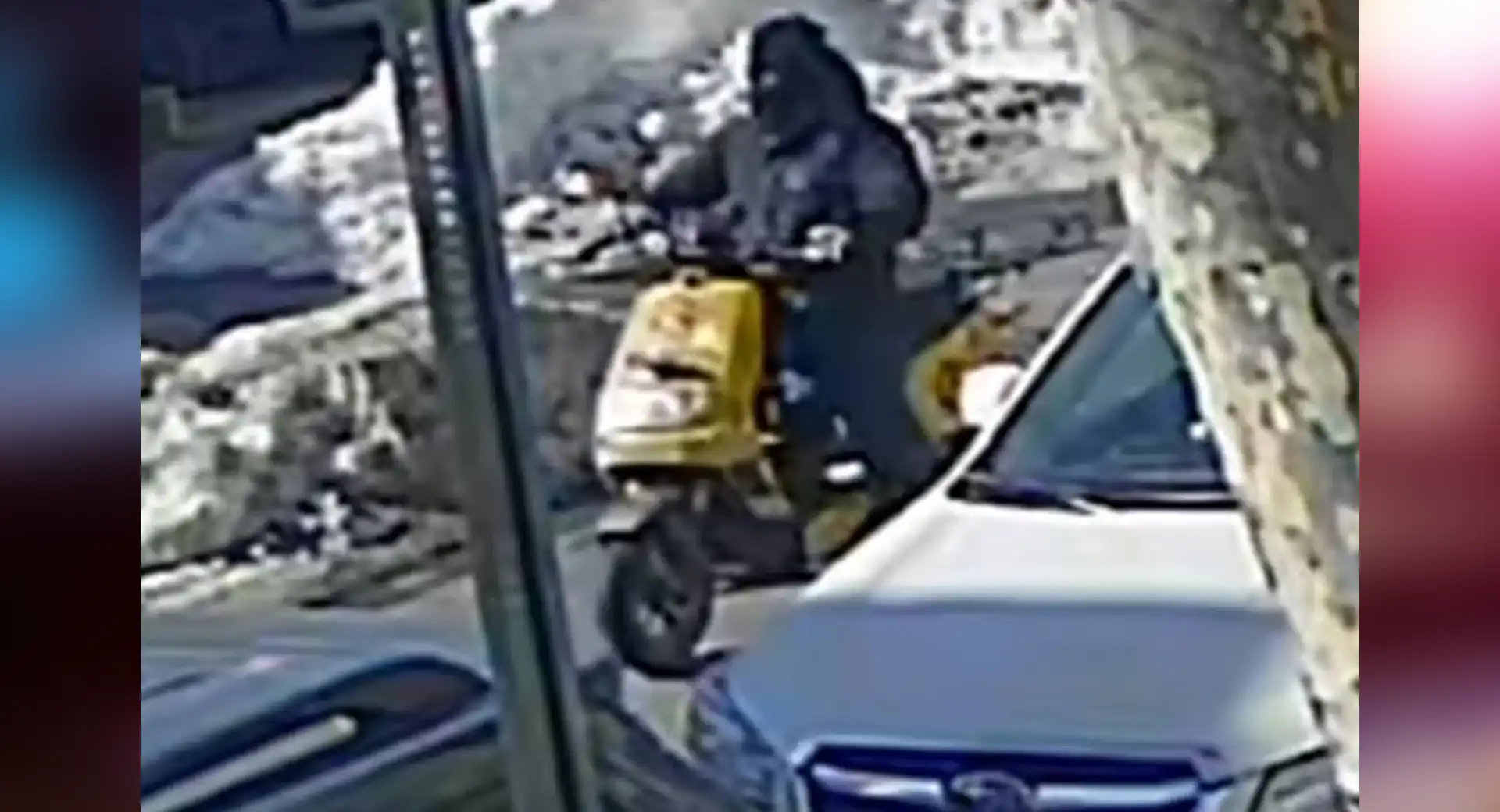 Gun wielding thief robs woman inside Brooklyn apartment building then flees on moped