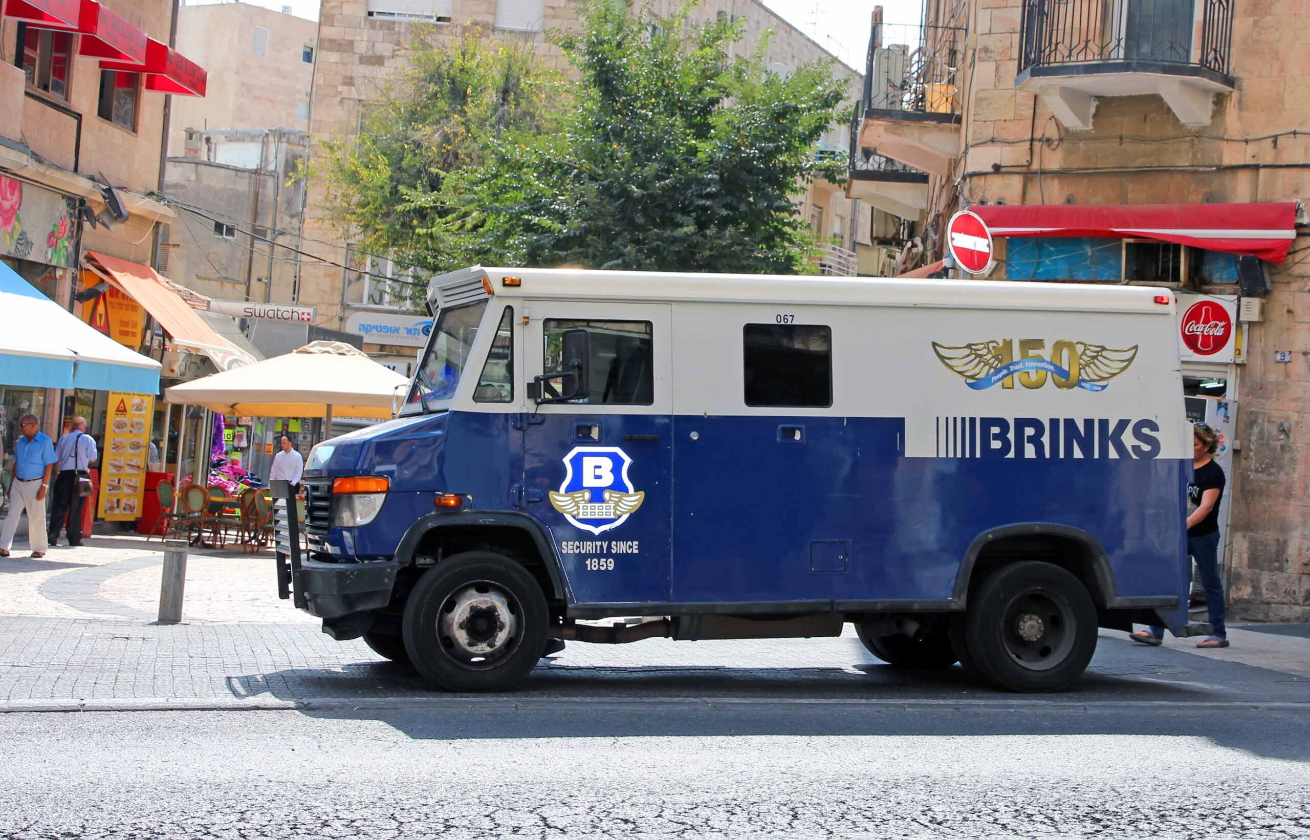 Philadelphia man pleads guilty in armed Brinks truck robbery spree