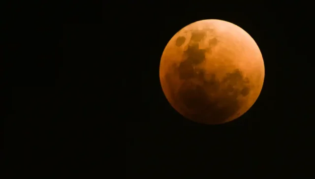 Skywatchers across new jersey to witness rare blood moon early tuesday
