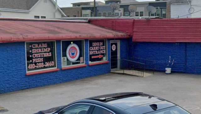 Viral video shows group leaving baltimore crab house without paying $429 bill