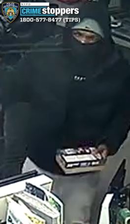 NYPD Searching for Suspects After CVS Worker Assaulted at Manhattan Store