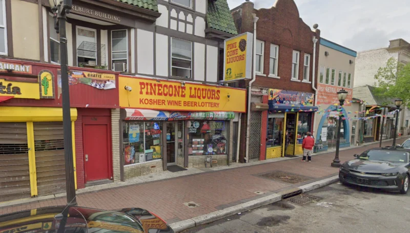 Naked man steals beer from kosher lakewood liquor store