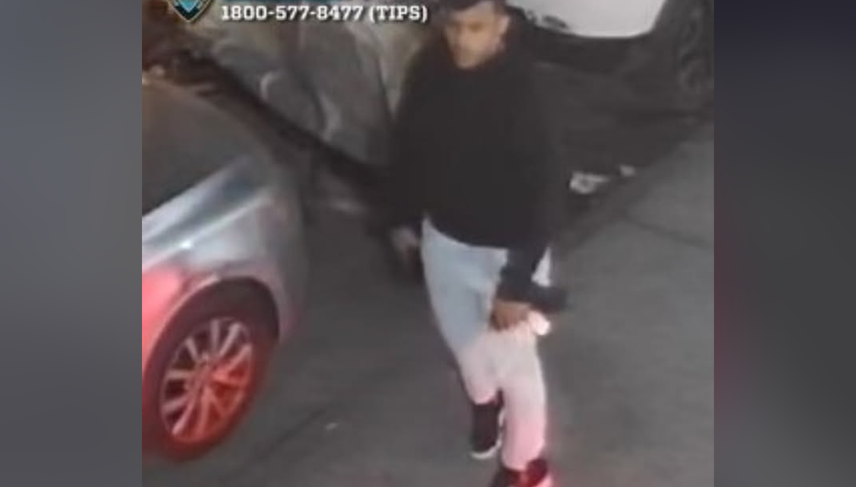 Bronx double slashing leaves two men injured as NYPD searches for suspect