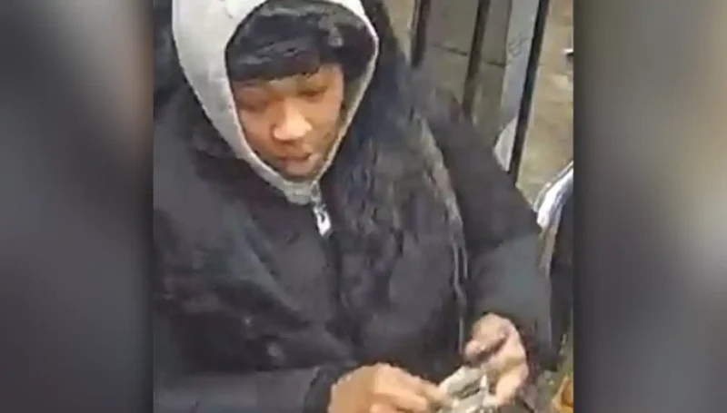 Woman slashed with box cutter at Bronx subway stop Woman slashed with box cutter at Bronx subway stop