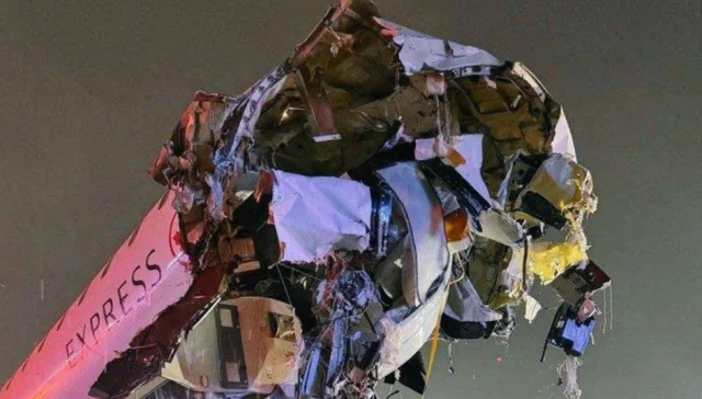 Laguardia remains shut after deadly runway crash kills 2, grounds 500 flights