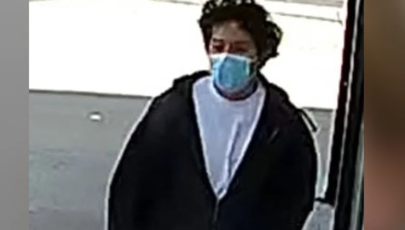 Staten island robbery suspect sought after 13-year-old threatened with knife