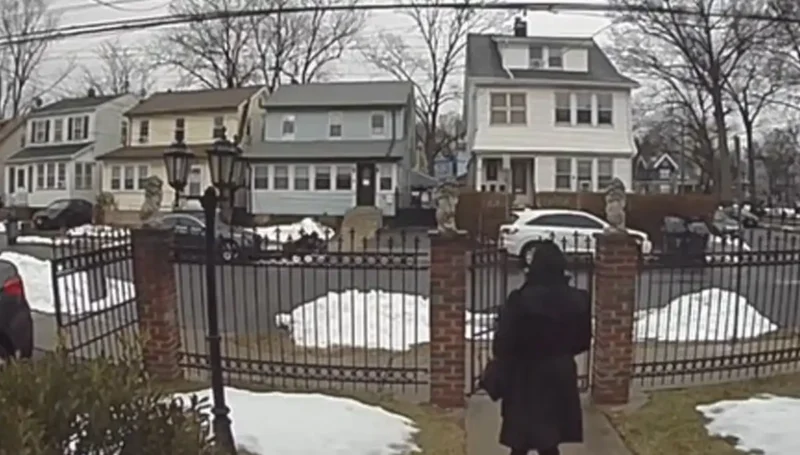 Newark porch pirate sought by police after theft caught on camera