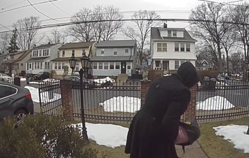 Newark porch pirate sought by police after theft caught on camera
