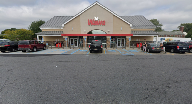 Delaware state police investigate early morning robbery at new castle wawa
