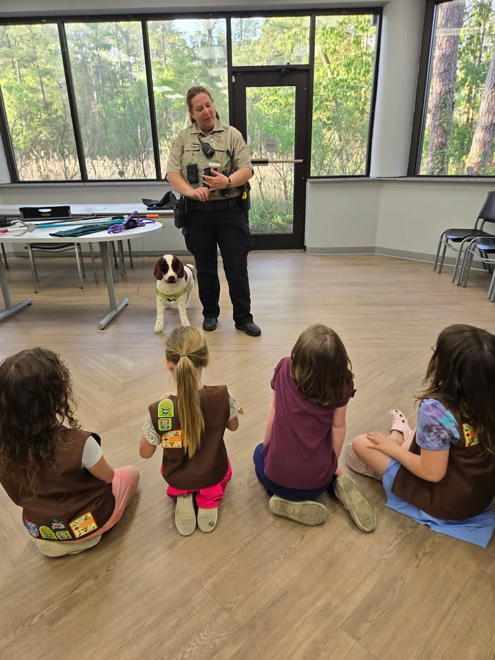 Chesapeake animal control officer meets girl scouts, shares safety lessons and daily duties in virginia