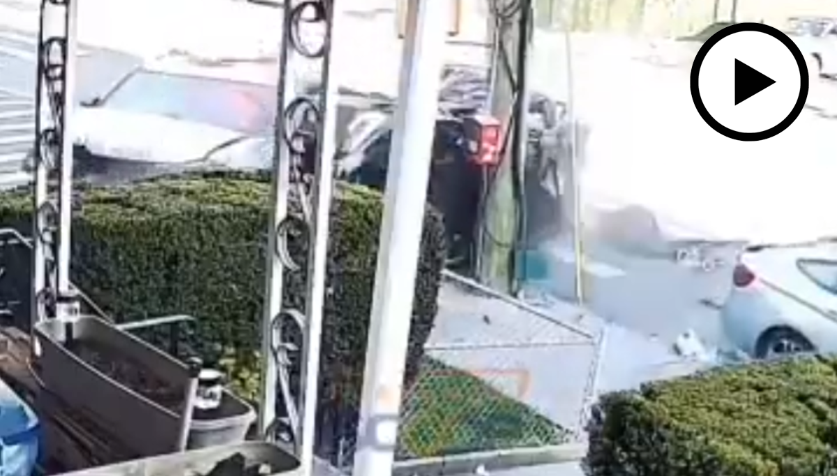 Watch: NYPD cruiser crashes into SUV in Brooklyn while rushing to knife attack, 3 injured