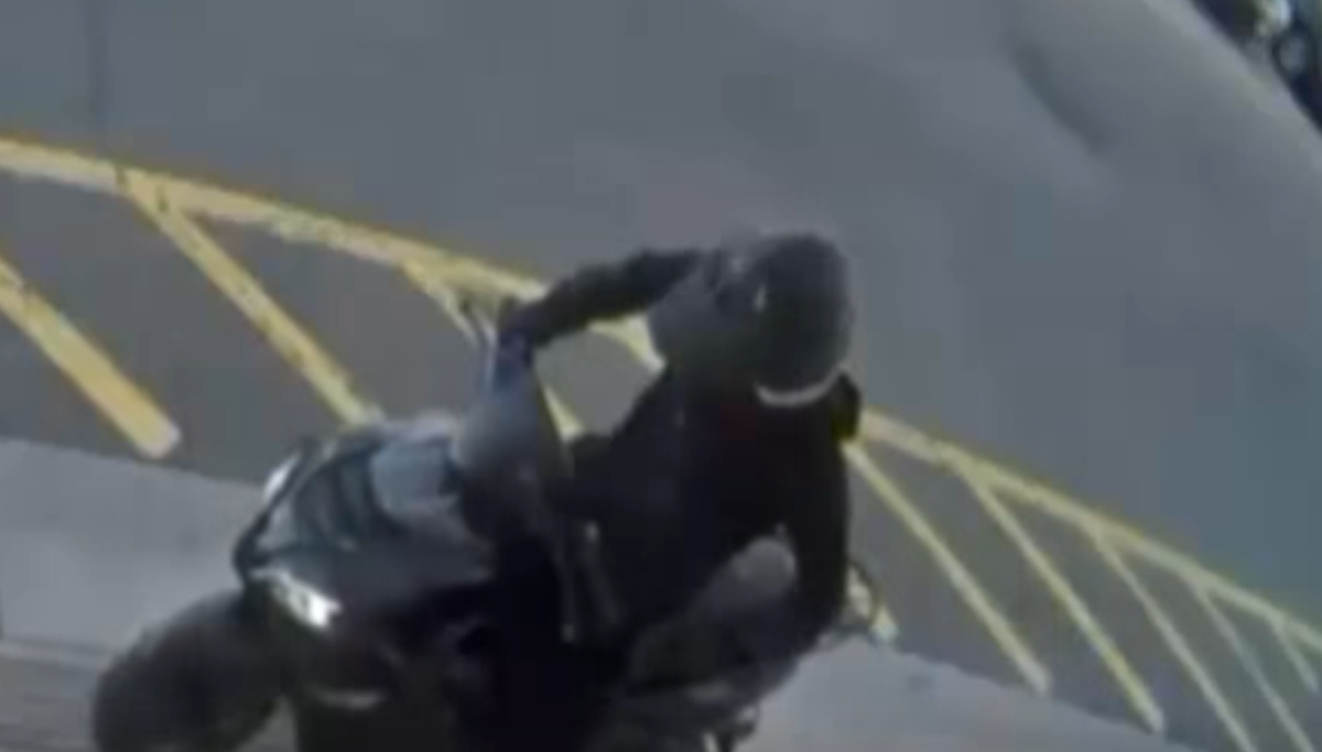 Woman Shot in Neck on Staten Island Street as Scooter Gunman Flees, NYPD Seeks Suspect