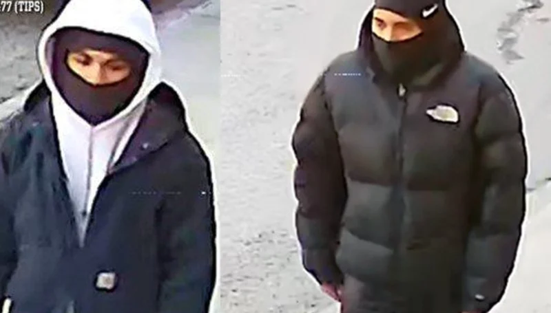 Teens robbed at gunpoint outside bronx building, suspects flee with moped