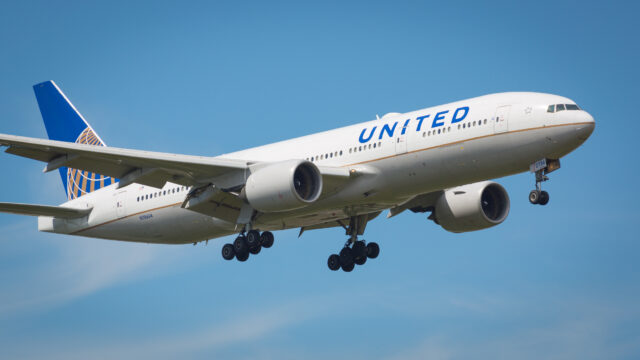 United flight to laguardia diverts to pittsburgh after bomb concern, 165 evacuated safely