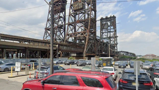 Major nj transit rail disruptions after newark drawbridge gets stuck open