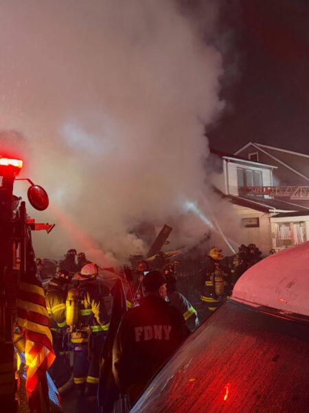 5-alarm queens house fire triggers explosion, injures nypd officers and draws 300 responders 5-alarm queens house fire triggers explosion, injures nypd officers and draws 300 responders