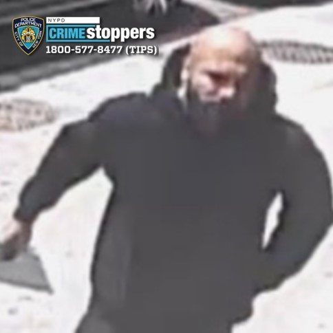 Man stabbed in back and chest inside harlem subway station after street dispute, nypd says