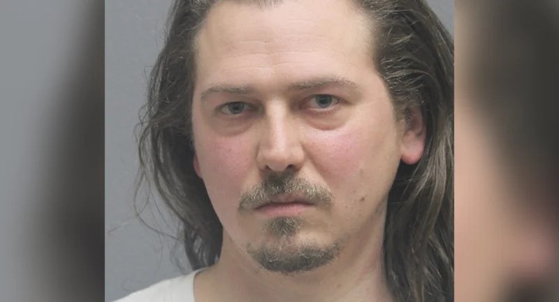 Drunk man tried to repeatedly stab worker at dumfries restaurant Drunk man tried to repeatedly stab worker at dumfries restaurant
