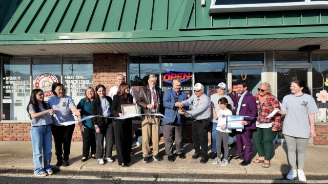 Two new businesses open in toms river: dog grooming and middle eastern cuisine